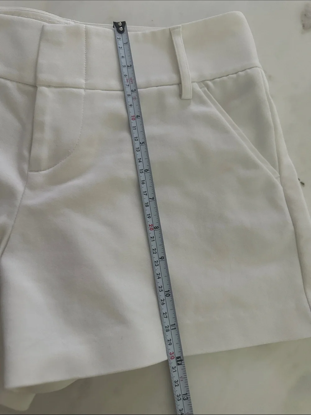 Alice + Olivia Black Label White Dress Shorts- size 2 - Picture 8 of 8